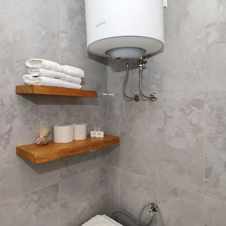 Rosini, 300m From The With Shared Tavern And Bikes,