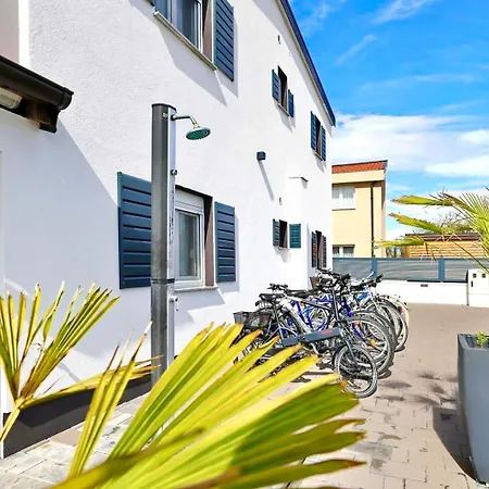 Rosini, 300m From The With Shared Tavern And Bikes, Apartamento Nin