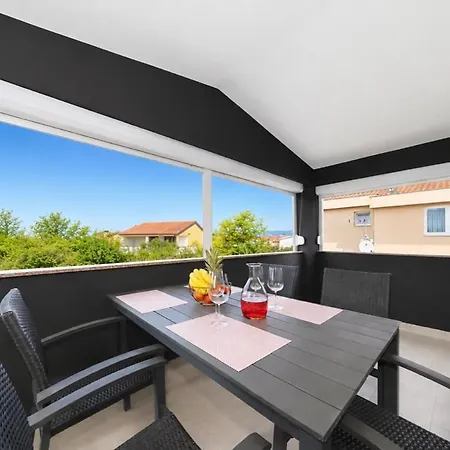 Rosini, 300m From The With Shared Tavern And Bikes, Apartamento