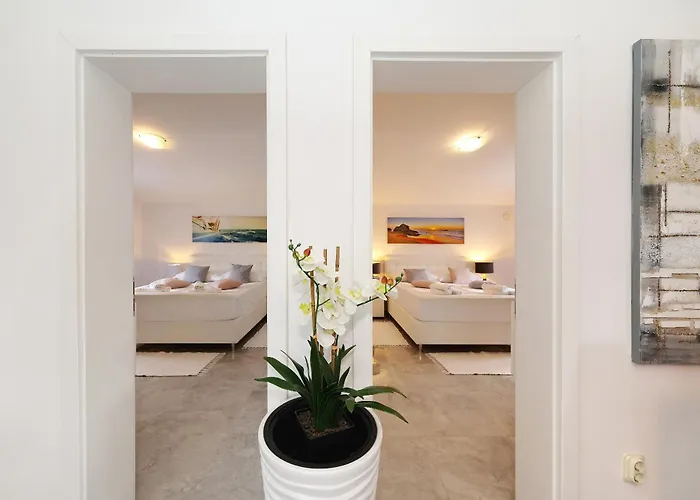 Daire Rosini, 300m From The With Shared Tavern And Bikes, Nin