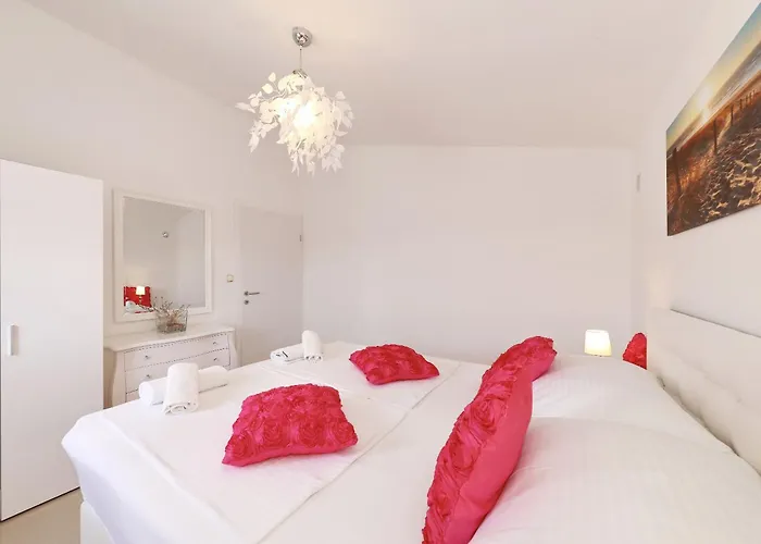 Rosini, 300m From The With Shared Tavern And Bikes, Daire *