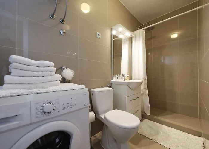 Daire Rosini, 300m From The With Shared Tavern And Bikes, *