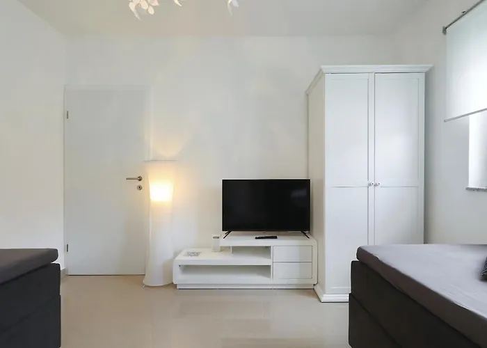 Rosini, 300m From The With Shared Tavern And Bikes, Daire