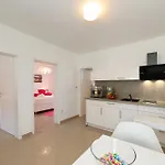 Rosini, 300m From The With Shared Tavern And Bikes, Nin