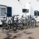 Rosini, 300m From The With Shared Tavern And Bikes,