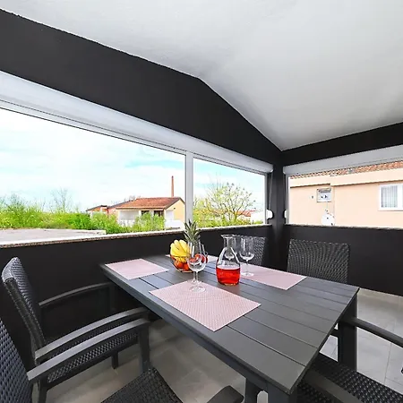 Rosini, 300m From The With Shared Tavern And Bikes, * Nin