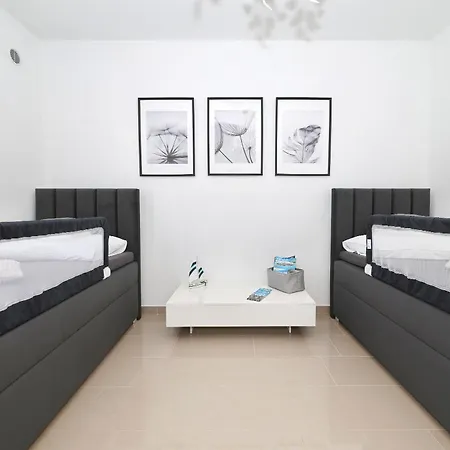 Rosini, 300m From The With Shared Tavern And Bikes, شقة *