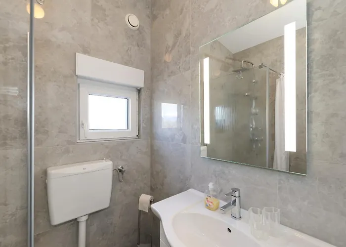 Rosini, 300m From The With Shared Tavern And Bikes,