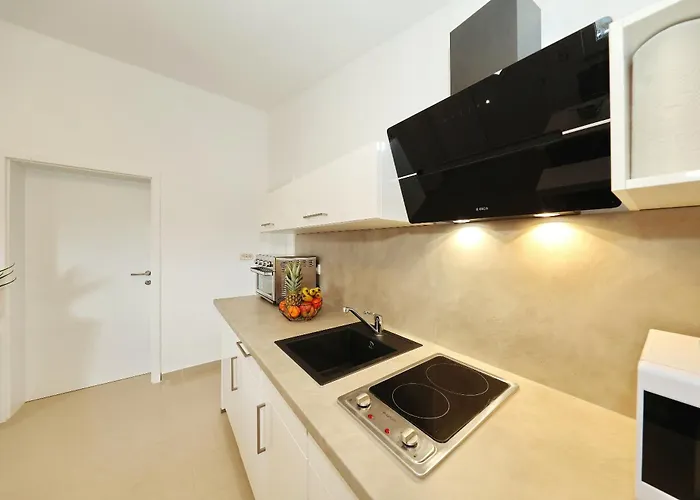 Rosini, 300m From The With Shared Tavern And Bikes, 公寓 宁