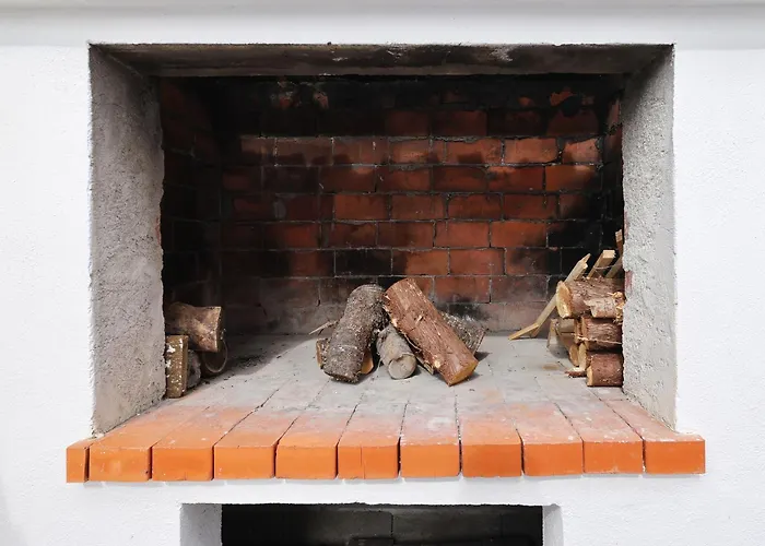 公寓 Rosini, 300m From The With Shared Tavern And Bikes,