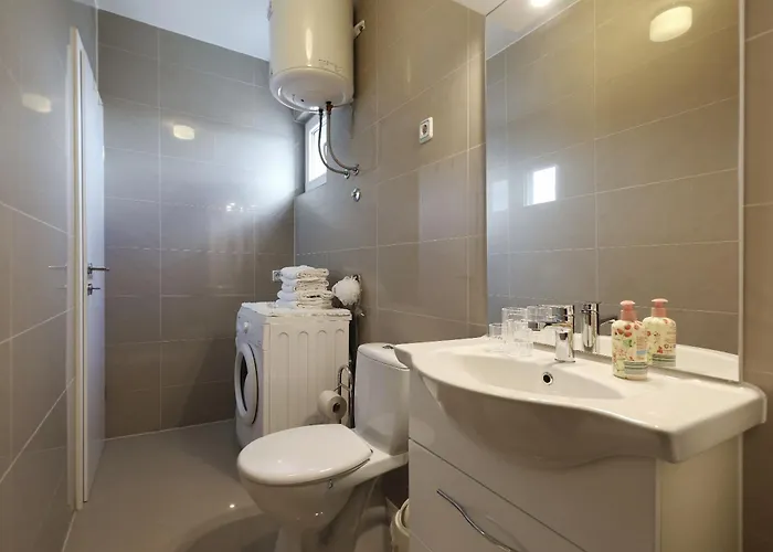 דירה Rosini, 300m From The With Shared Tavern And Bikes, *